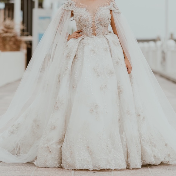 Milla Nova Wedding Dress - Picture 3 of 9